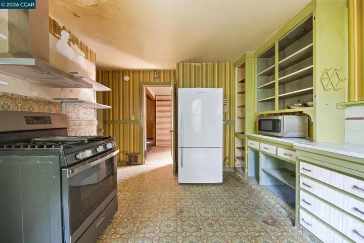 11 Edgecroft Rd, Kensington, California 94707