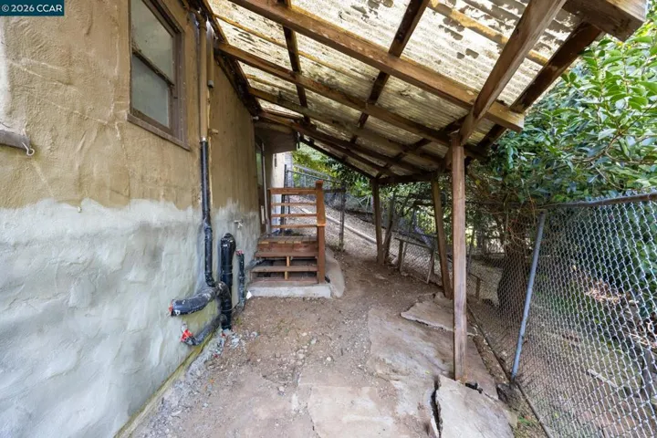 11 Edgecroft Rd, Kensington, California 94707