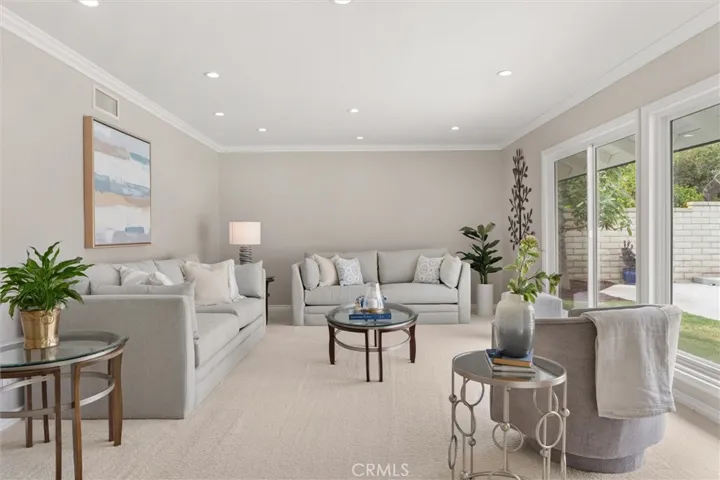 2904 Club House Road, Costa Mesa, California 92626