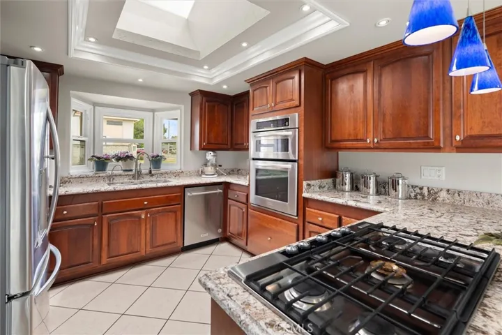 2904 Club House Road, Costa Mesa, California 92626