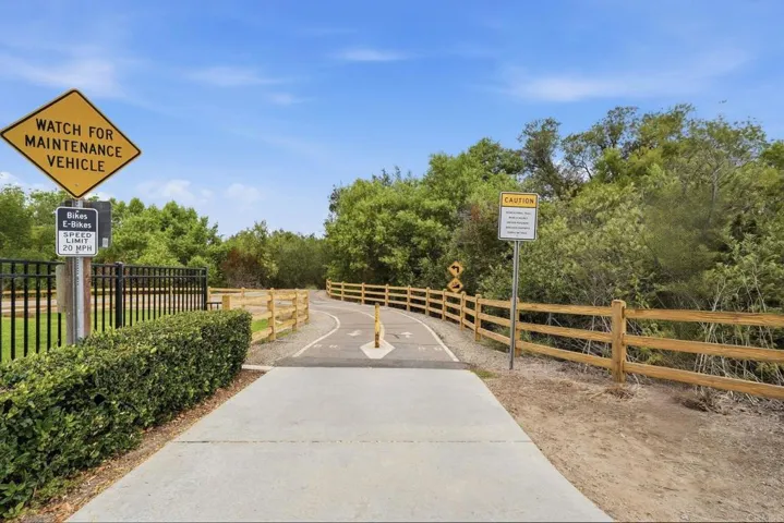 5064 Via Manos F, Oceanside, California 92057