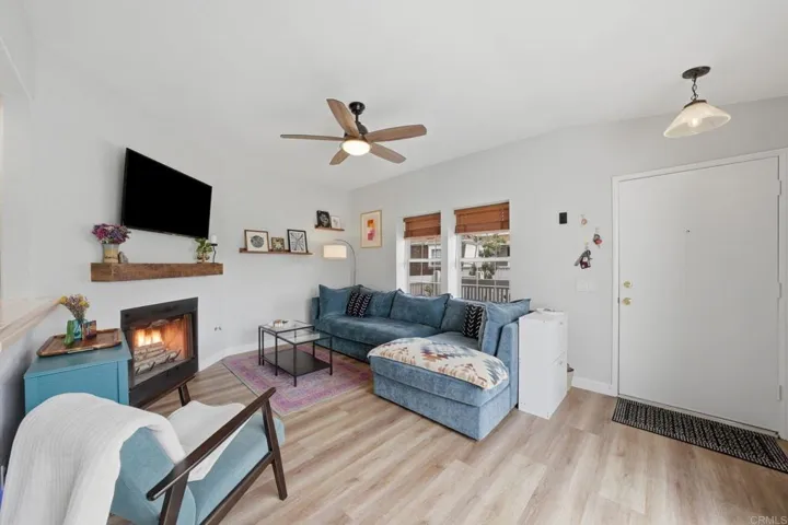 5064 Via Manos F, Oceanside, California 92057