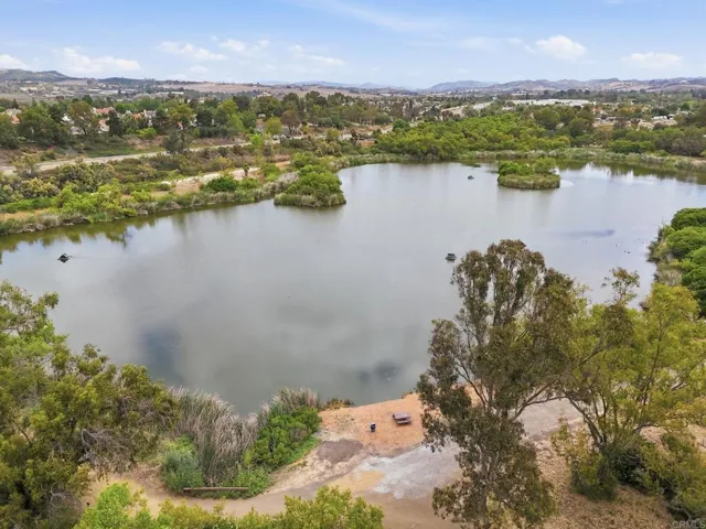 5064 Via Manos F, Oceanside, California 92057