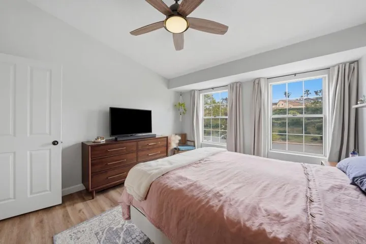 5064 Via Manos F, Oceanside, California 92057