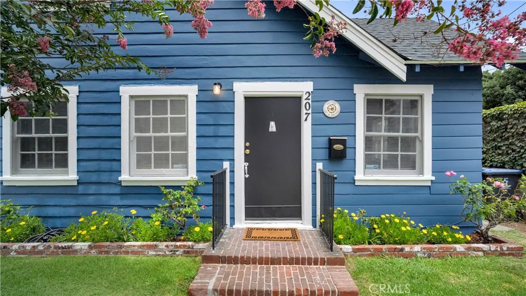 207 W Buffalo Avenue, Santa Ana, California 92706 — photo 4