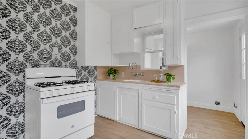 207 W Buffalo Avenue, Santa Ana, California 92706