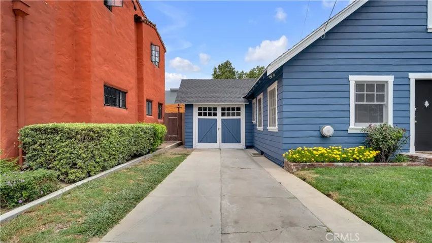207 W Buffalo Avenue, Santa Ana, California 92706