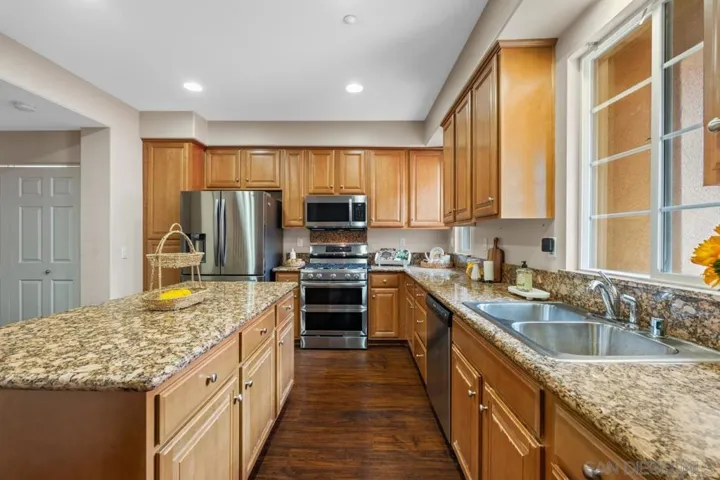 1305 Isabella Way, Vista, California 92084