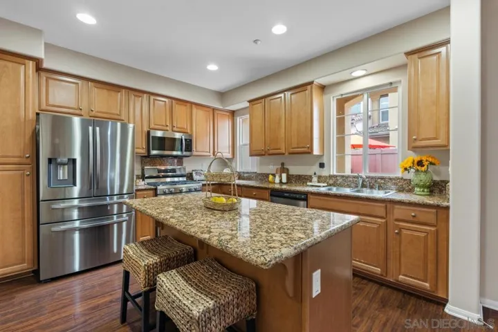 1305 Isabella Way, Vista, California 92084
