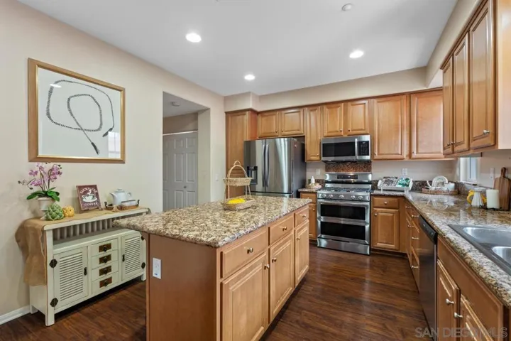 1305 Isabella Way, Vista, California 92084