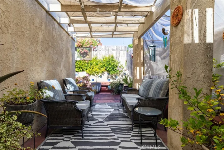 patio off bonus area