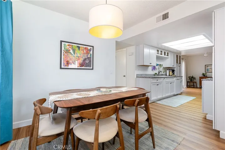 dining toward kitchen