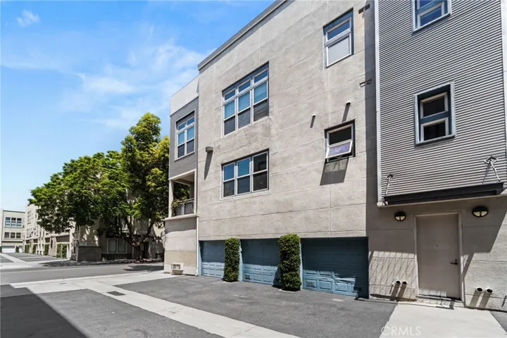 223 N Bush, Santa Ana, California 92701