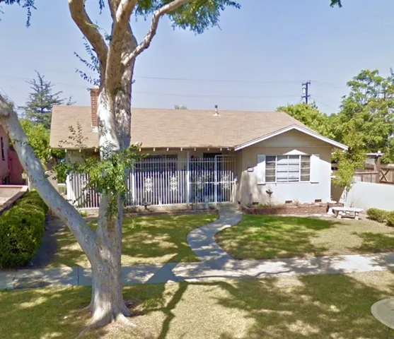 320 S Victoria, Corona, California 92879
