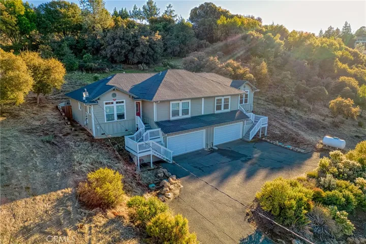 10401 Point Lakeview Road, Kelseyville, California 95451