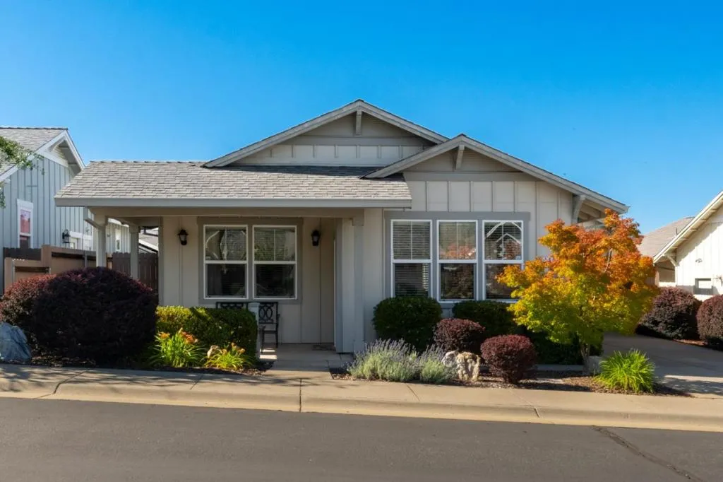 136 Cottage Cir