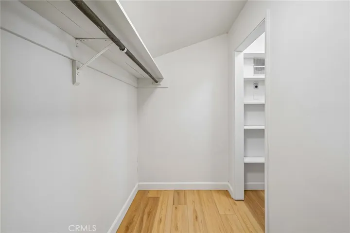 Walk in pantry closet