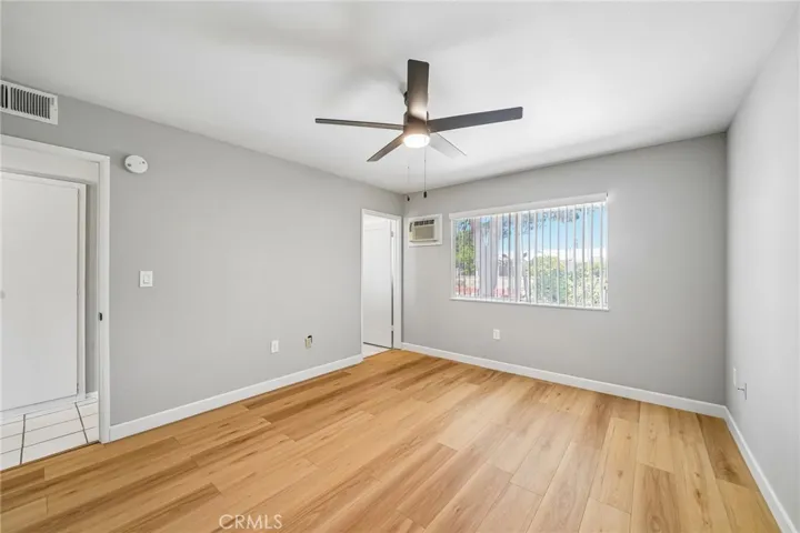 Master bedroom
view 4