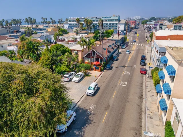 1909 Pacific Avenue, Venice, California 90291