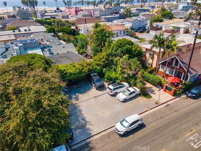 1909 Pacific Avenue, Venice, California 90291