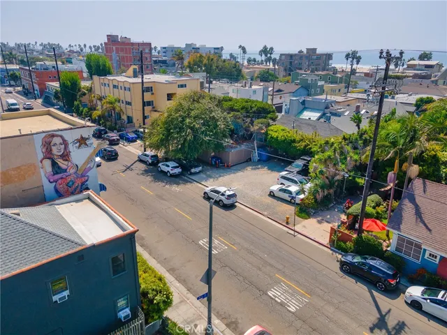 1909 Pacific Avenue, Venice, California 90291
