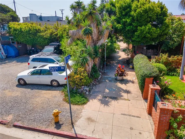 1909 Pacific Avenue, Venice, California 90291