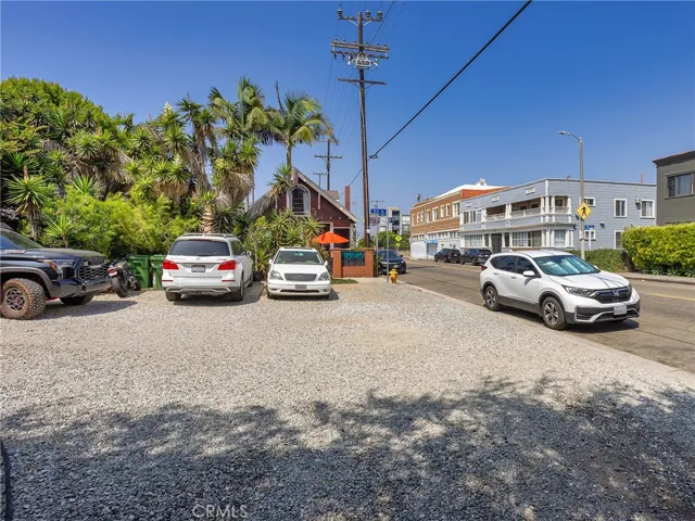 1909 Pacific Avenue, Venice, California 90291