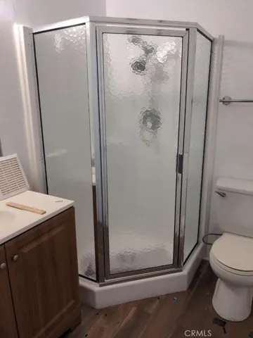 ensuite bathroom 2