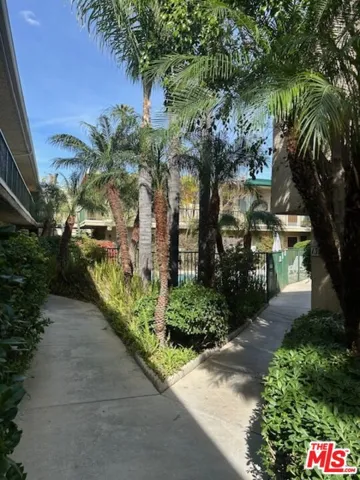 10540 Balboa Boulevard 123, Granada Hills, California 91344