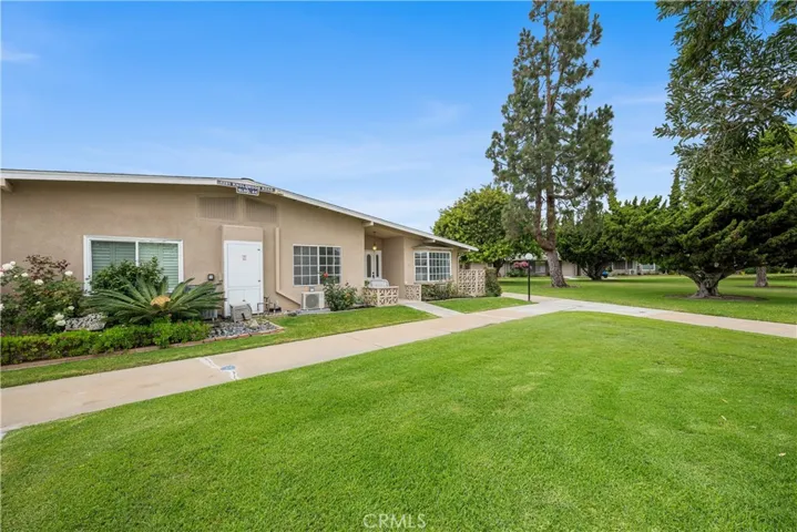 1281 Knollwood 44l, Seal Beach, California 90740