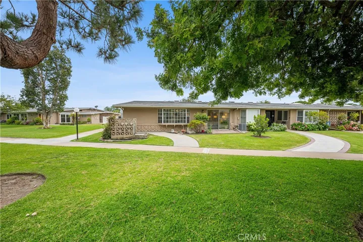 1281 Knollwood 44l, Seal Beach, California 90740