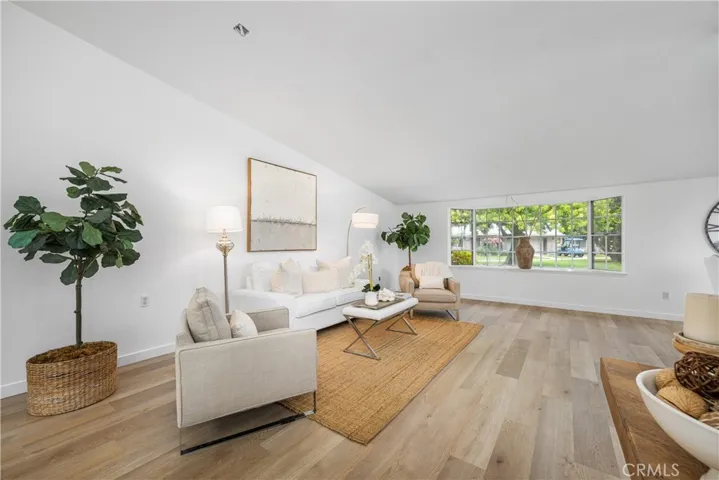 1281 Knollwood 44l, Seal Beach, California 90740