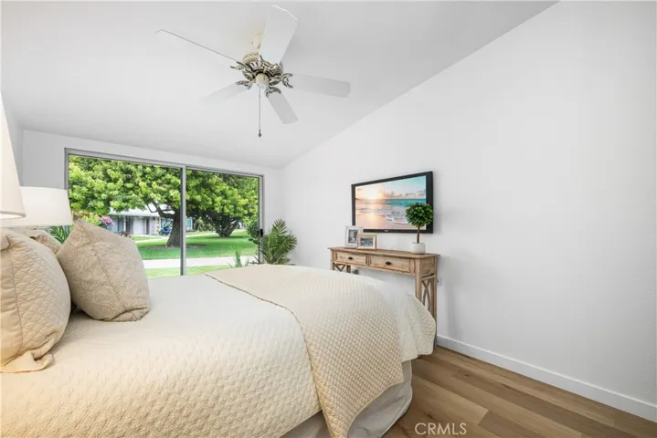 1281 Knollwood 44l, Seal Beach, California 90740