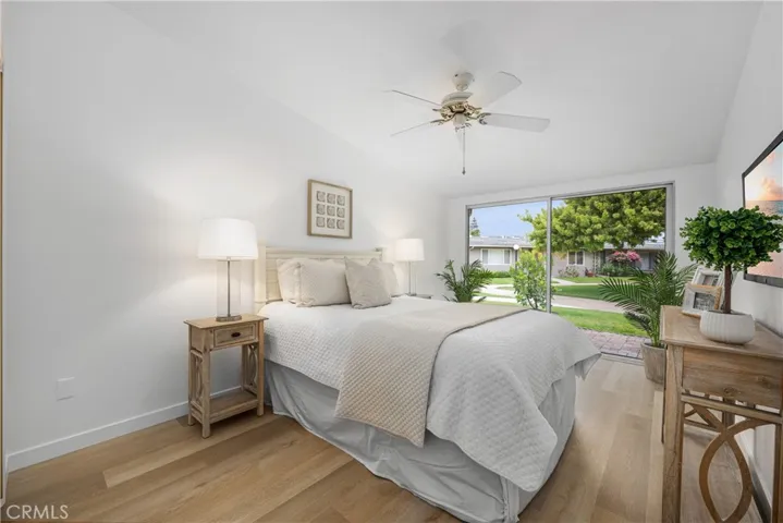 1281 Knollwood 44l, Seal Beach, California 90740