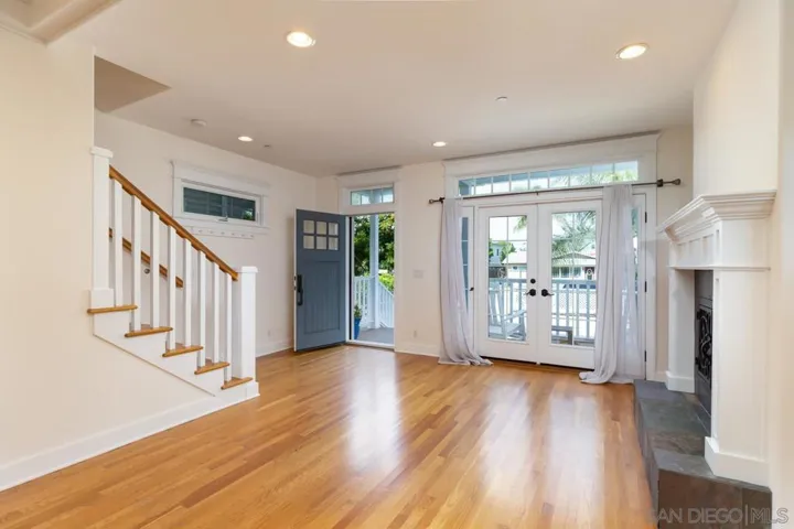 457 D Ave, Coronado, California 92118