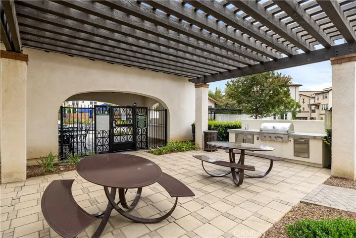 Community out-door kitchen/BBQ