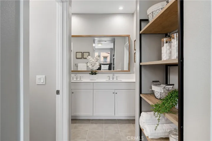 Access to primary bathroom and walk-in closet