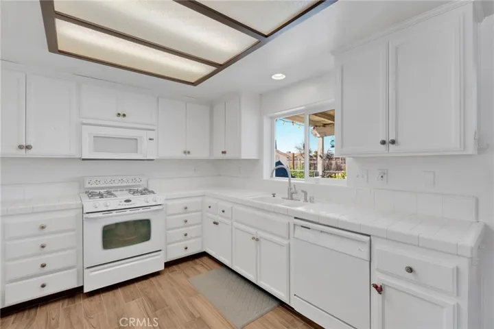 17908 Yucca, Hesperia, California 92345