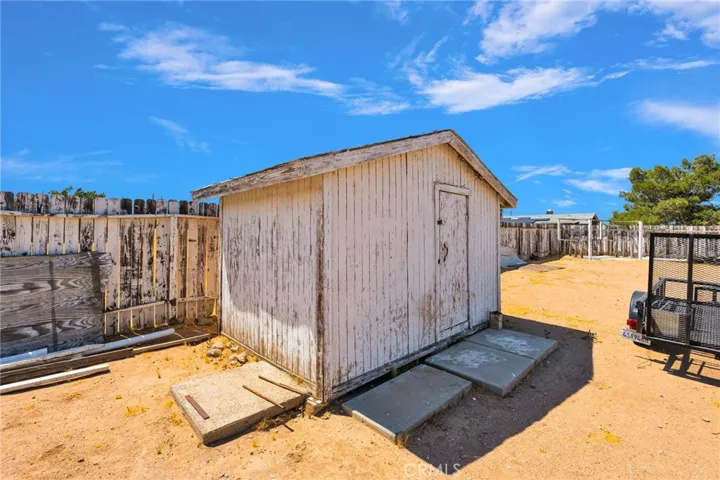 17908 Yucca, Hesperia, California 92345