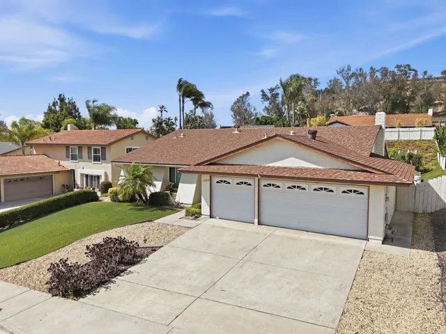 2324 Valley Lake Drive, El Cajon, California 92020