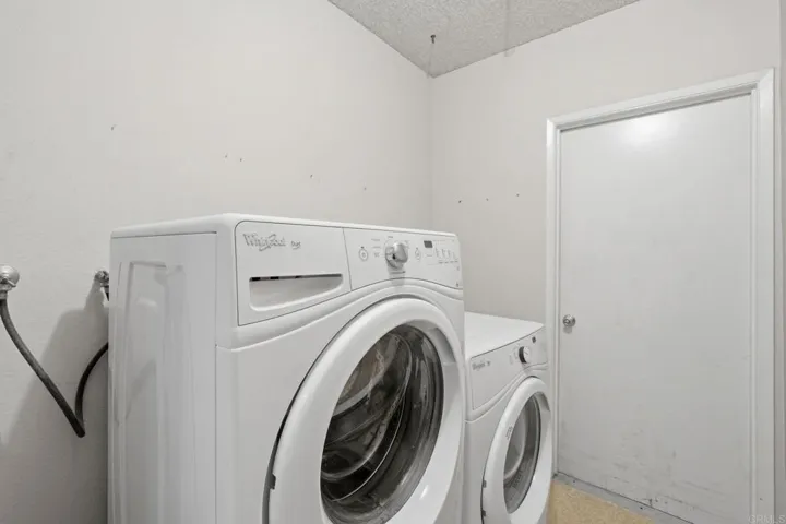 2324 Valley Lake Drive, El Cajon, California 92020