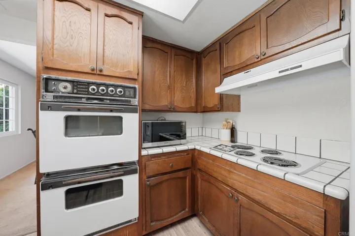 2324 Valley Lake Drive, El Cajon, California 92020