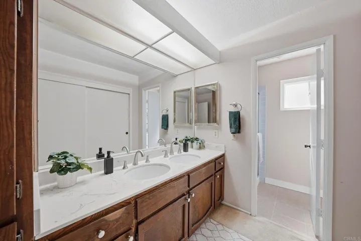 2324 Valley Lake Drive, El Cajon, California 92020