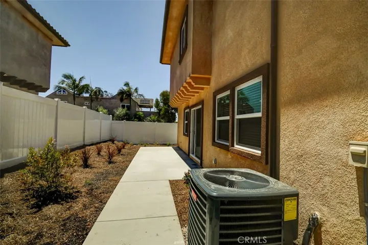 Gated Side Yard with Vinyl Fencing