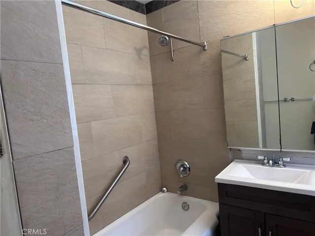 1 full bathroom