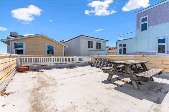 Rooftop  Balcony Above Detached Garage