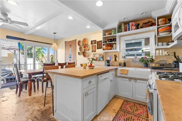 53 B Surfside, Surfside, California 90743