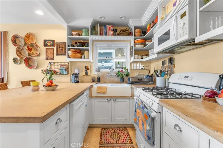 53 B Surfside, Surfside, California 90743