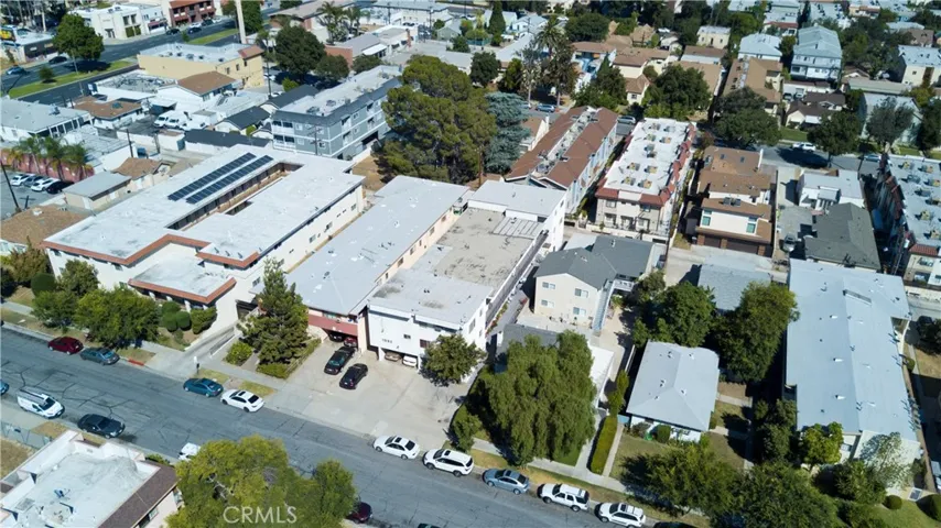 1052 Elm Avenue, Glendale, California 91201
