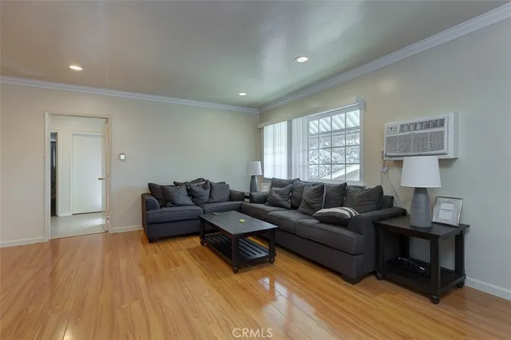 1052 Elm Avenue, Glendale, California 91201